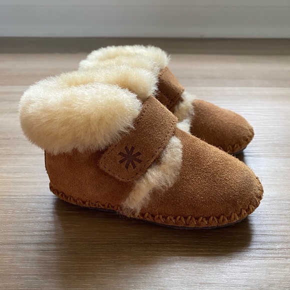 L.L. Bean Toddler’s Wicked Good Slippers - Picture 2 of 11